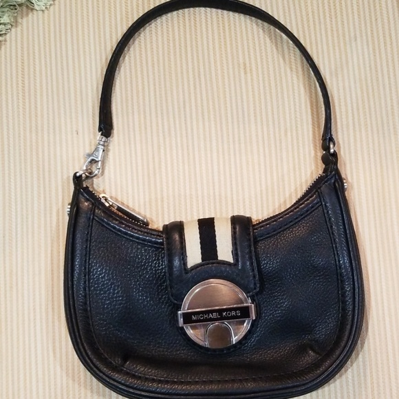 Small Michael Kors purse - Picture 1 of 3